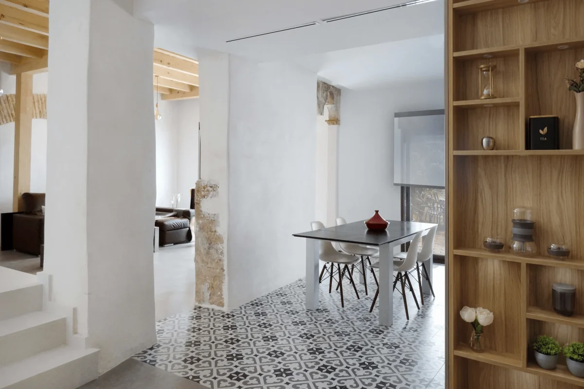 Reforma de piso antiguo en Valencia interiorismo contemporáneo por Integra Estudio